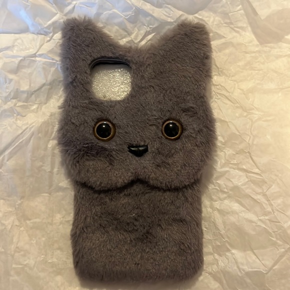 Shein Furry Cat Iphone 13 case - Picture 1 of 5